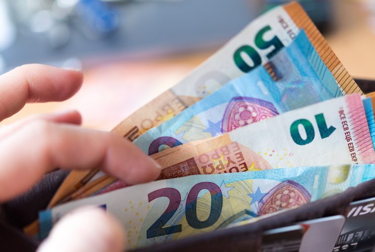 Minimálna mzda sa na Slovensku zvyšuje