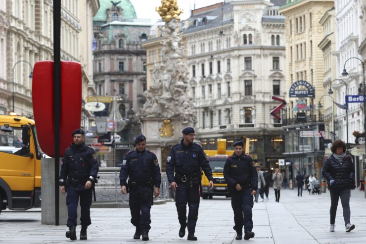 Rakúska polícia vo Viedni je v pohotovosti. Hrozia vraj útoky na kostoly.
