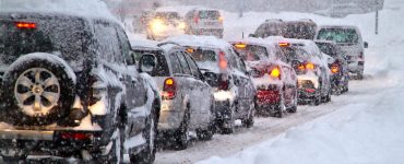 Cestári upozorňujú motoristov: Pozor na silné sneženie