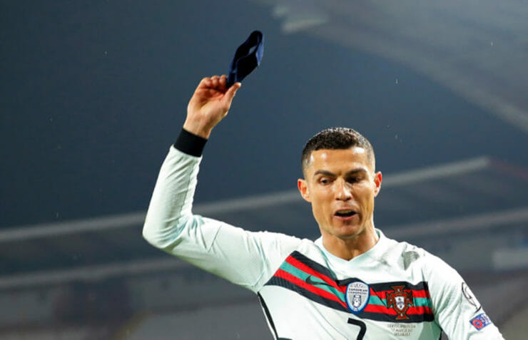 Cristiano Ronaldo, zahodil pásku. zápas proti Srbsku