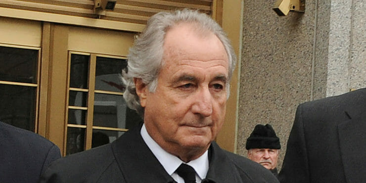 Na archívnej snímke z 10. marca 2009 americký finančník Bernie Madoff