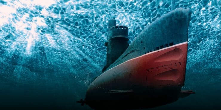 Ponorka pod hladinou mora.