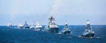 Ruské vojnové lode na otvorenom mori.