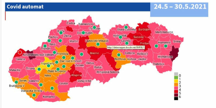 Mapa aktuálneho zafarbenia okresov Slovenska.