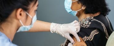 Očkovanie proti novému koronavírusu v Japonsku.