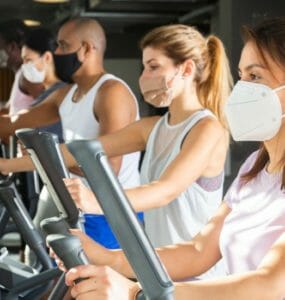Cvičenie vo fitness centre.