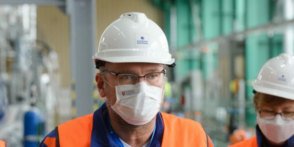 Minister hospodárstva Slovenskej republiky Richard Sulík (SaS) počas brífingu po pracovnej návšteve 3. bloku jadrovej elektrárne Mochovce.