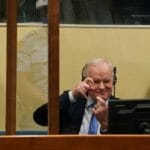 Bývalý veliteľ bosnianskosrbských síl Radko Mladič pózuje v súdnej sieni v Haagu v utorok 8. júna 2021.