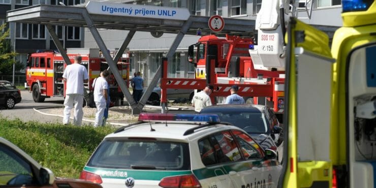 V Univerzitnej nemocnici Louisa Pasteura (UNLP) Košice na Rastislavovej ulici vypukol vo štvrtok 17. júna 2021 popoludní požiar.