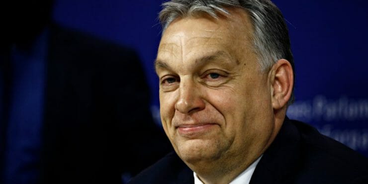 Viktor Orbán si uťahuje z Bruselu