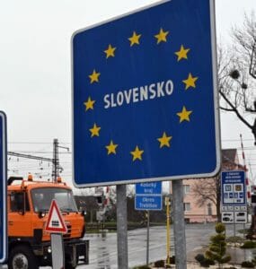 Hraničný prechod s Maďarskom pre vozidlá do 3,5 t na moste cez rieku Roňava SVK Slovenské Nové Mesto//HUN Sátoraljaújhely.