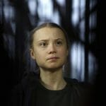 Na snímke mladá švédska ekologická aktivistka Greta Thunbergová poskytuje rozhovor médiám
