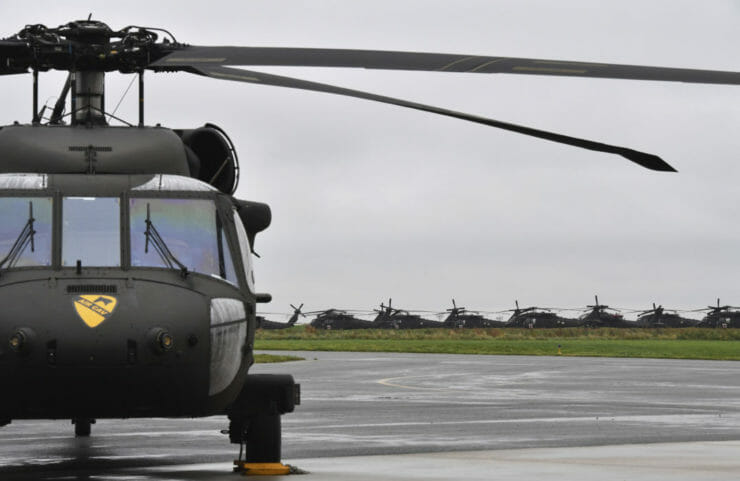 Vrtuľník UH-60 BlackHawk.