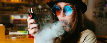 e-cigareta, vapovanie, žena, fajčenie