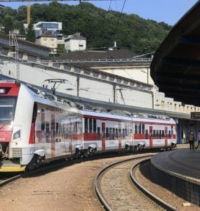 Slovensko skončilo v hodnotení verejnej dopravy takmer na konci rebríčka. Bratislava je spomedzi metropol piata najlepšia.