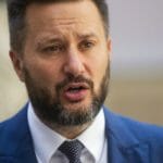 Biznis pre Vallovho kamoša