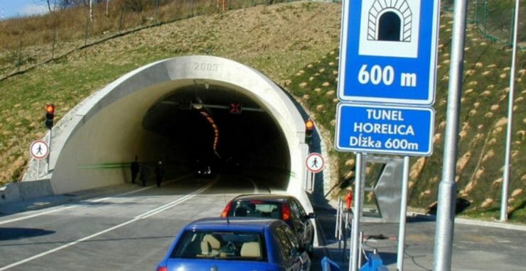 Diaľničný tunel na Slovensku Čadca - Horelica.