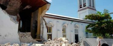 Na snímke Kostol Najsvätejšieho Srdca poškodený po zemetrasení v Les Cayes na Haiti v sobotu 14. augusta 2021.