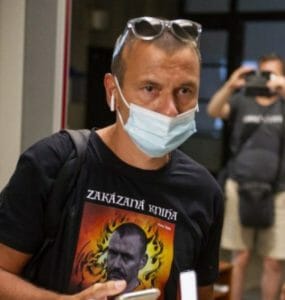 Svedok Peter Tóth prichádza do súdnej siene Okresného súdu (OS) Bratislava I, kde sa začalo hlavné pojednávanie s Marianom Kočnerom.