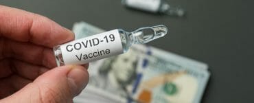 Vakcína proti kovidu a peniaze