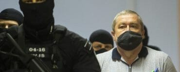 Obžalovaný bývalý špeciálny prokurátor Dušan Kováčik prichádza na hlavné pojednávanie na Špecializovanom trestnom súde (ŠTS) 17. septembra 2021 v Pezinku.