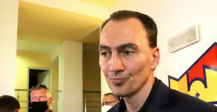 Miroslav Šatan odpovedá na otázky novinárov