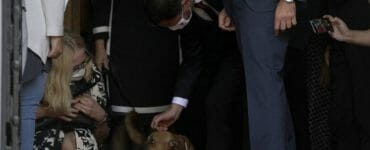 Eduard Heger hladká psa gréckeho premiéra