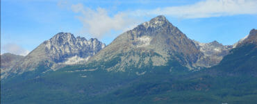 Na horách platí v utorok mierne lavínové nebezpečenstvo, druhý stupeň z päťdielnej medzinárodnej stupnice.