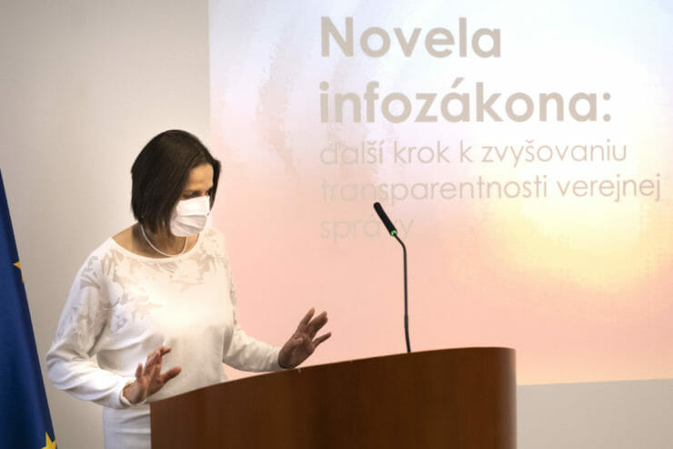 Ministerka spravodlivosti SR Mária Kolíková počas tlačovej konferencie k Novele zákona o slobodnom prístupe k informáciám 29. novembra 2021 v Bratislave.