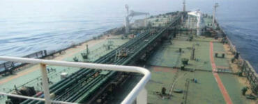 Iránsky ropný tanker Sabiti vo vodách Červeného mora.