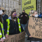 Študenti pred protestným pochodom za slobodné vysoké školy v Bratislave 10. novembra 2021.