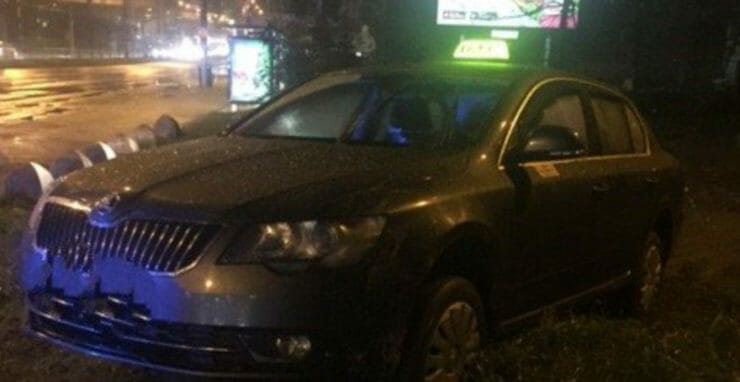 Vozidlo, ktoré zlodej ukradol taxikárovi v Bratislave.