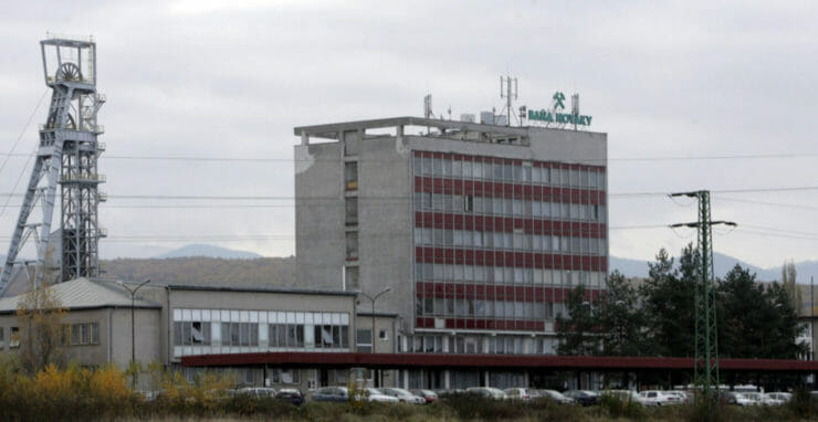 Na ilustračnej snímke administratívna budova Bane Nováky.