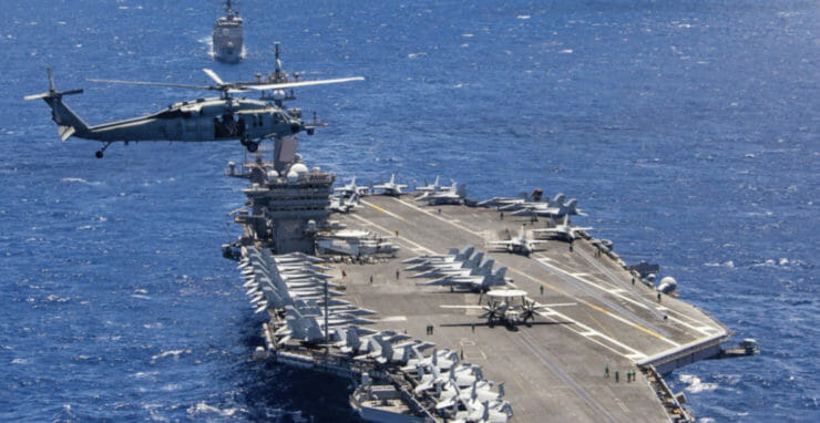 Na archívnej snímke z 26. júla 2018 lietadlová loď USS Carl Vinson.
