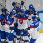 Gólová radosť hráčov Slovenskavo štvrťfinále olympijského turnaja v hokeji mužov USA - Slovensko