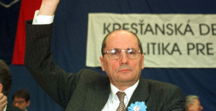 Ján Čarnogurský ako šéf KDH na sneme hnutia v Liptovskom Mikuláši 10. apríla 1999.