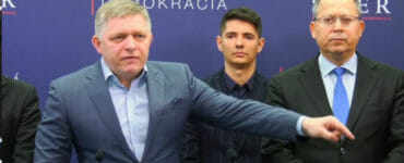 Robert Fico počas tlačovky Smeru-SD.