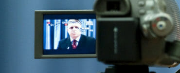 Na ilustračnej snímke Robert Fico na displeji kamery.