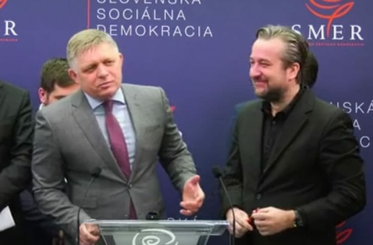 Robert Fico a Ľuboš Blaha počas tlačovky Smeru.