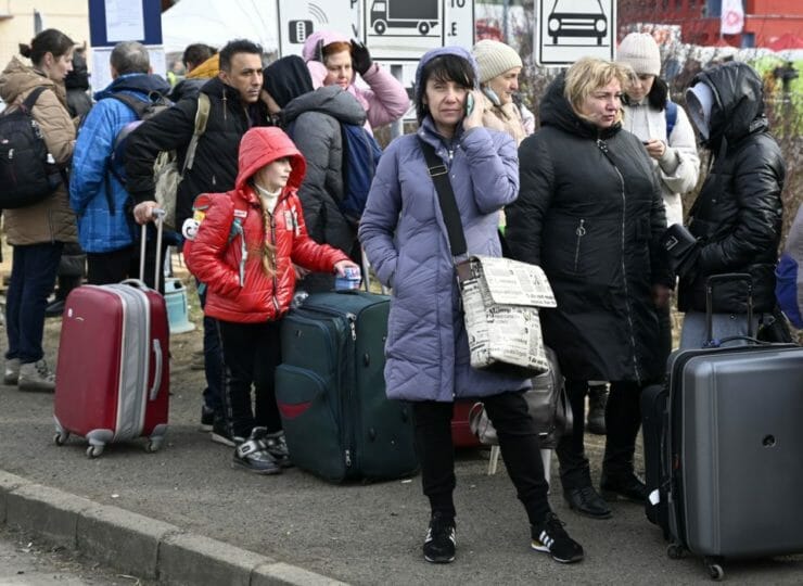 Na snímke utečenci z Ukrajiny na hraničnom priechode vo Vyšnom Nemeckom 4. marca 2022.