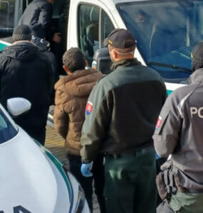 Piatich nelegálnych migrantov zo Sýrie objavila polícia počas utorňajšej (22. 2.) kontroly v Štúrove.