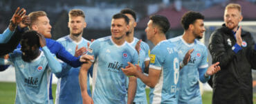 Radosť hráčov Slovanu po zisku rekordného dvanásteho titulu.