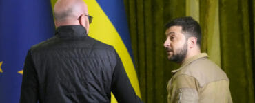 Ukrajinský prezident Volodymyr Zelenskyj (vpravo) a predseda Európskej rady Charles Michel.