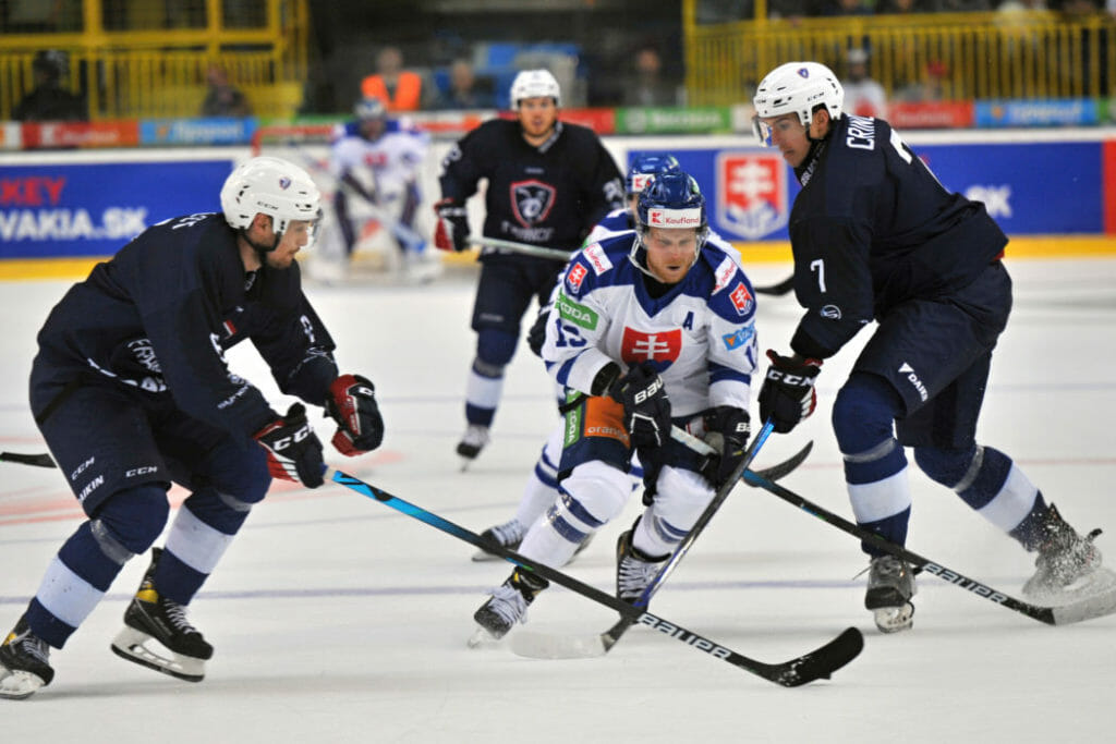 Na snímke uprostred Michal Krištof (Slovensko) v záverečnom zápase hokejového turnaja Kaufland Cup 2022 Slovensko - Francúzsko v Žiline 7. mája 2022.