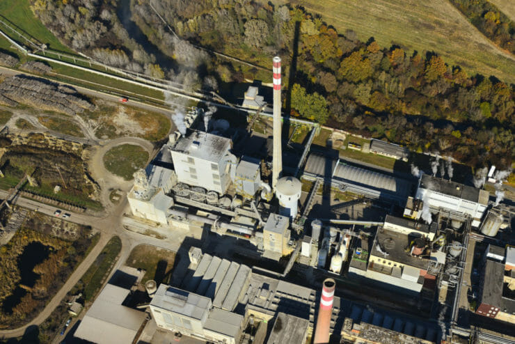 Letecká snímka areálu firmy Bukóza Holding, a. s. v Hencovciach (ilustračné foto).