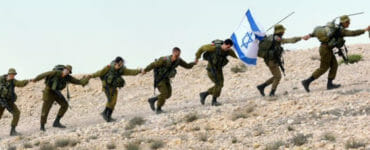 Na ilustračnej snímke izraelskí vojaci.