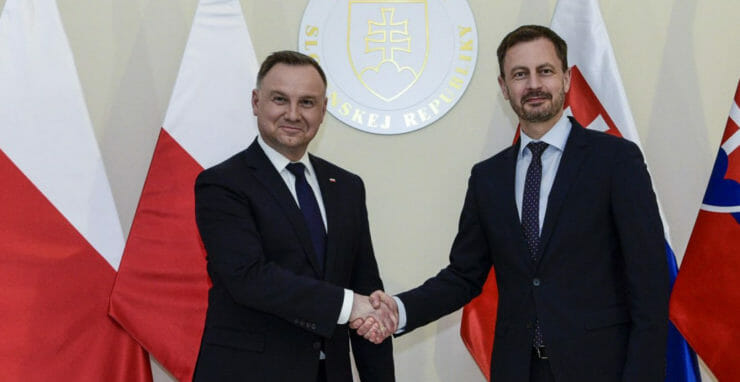 Sprava predseda vlády SR Eduard Heger a prezident Poľskej republiky Andrzej Duda počas prijatia v priestoroch historickej budovy Úradu vlády SR 11. mája 2022 v Bratislave.