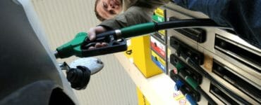 benzínka čerpacia stanica pumpa vodič tankovanie