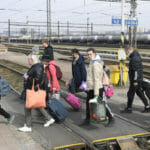 Na ilustračnej snímke utečenci z Ukrajiny po príchode vlakom z Humenného na železničnej stanici v Košiciach 29. marca 2022.