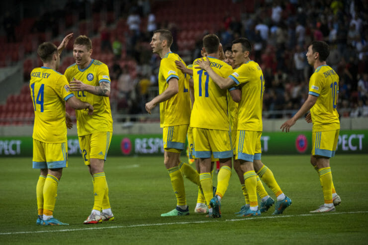 hráči Kazachstanu sa tešia z výhry v zápase druhého kola tretej skupiny C-divízie Ligy národov vo futbale Slovensko - Kazachstan v Trnave 6. júna 2022.